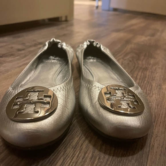 Silver Tory Butch Ballerina Flats - Picture 1 of 3